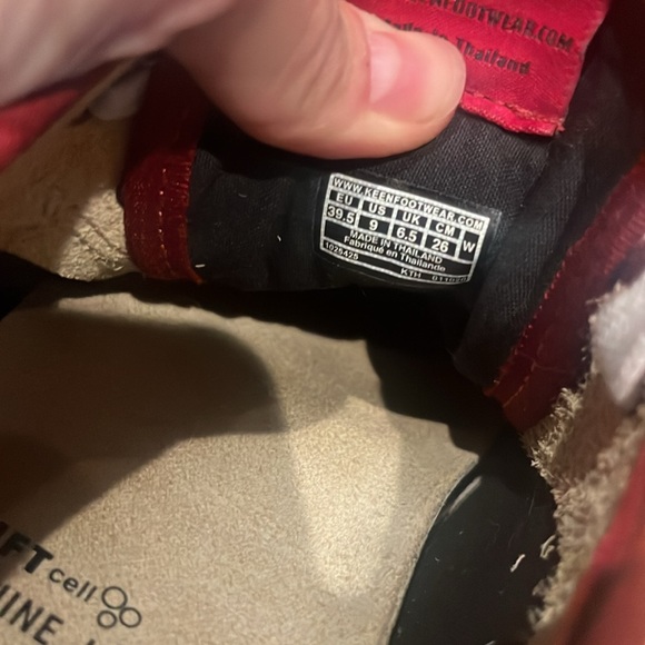 Women’s keens size 9 - Picture 7 of 8